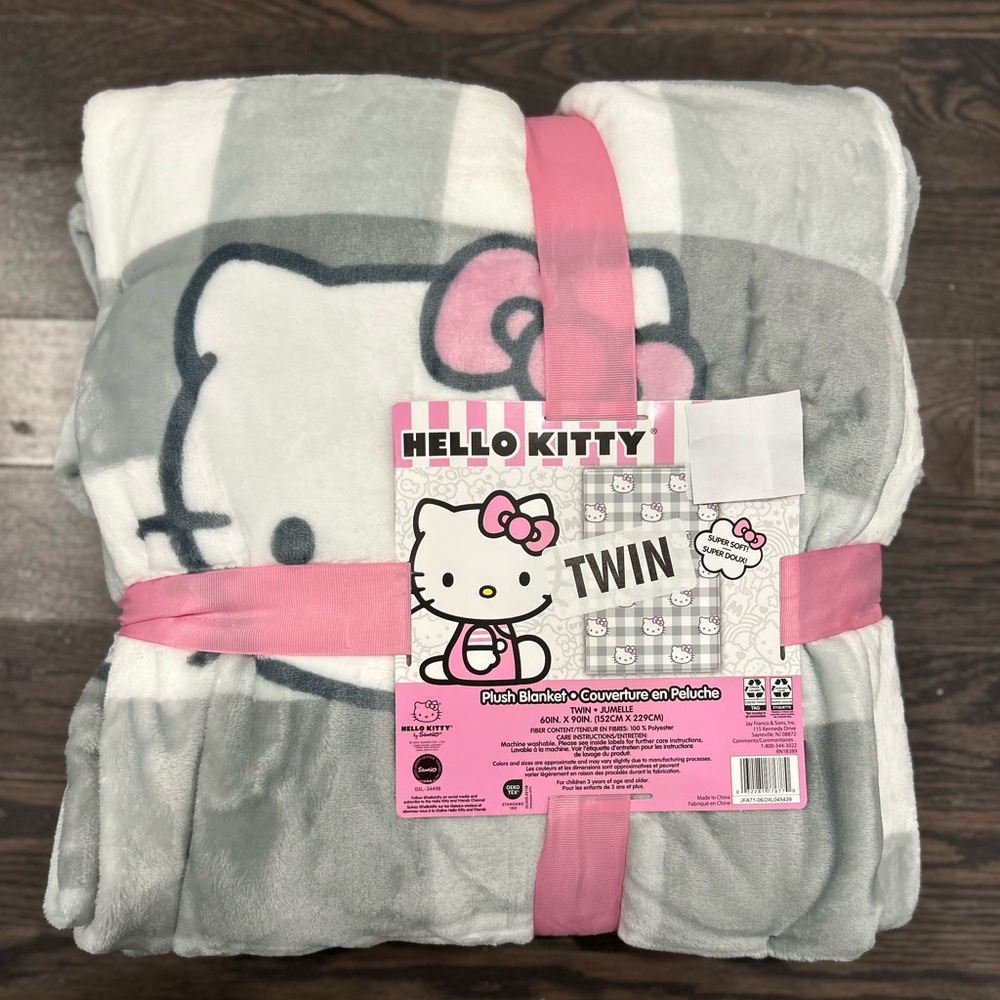 Hello Kitty Twin plush blanket NWT